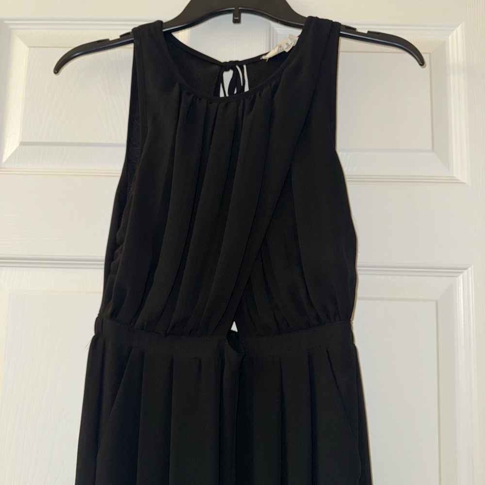 L’ATISTE Gorgeous Black Jumpsuit! - Picture 4 of 7